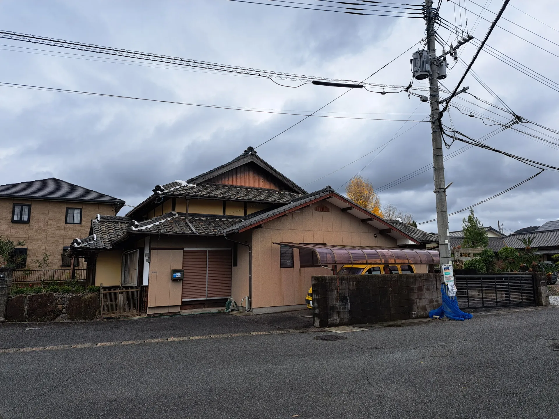 息を吹き返した古民家|お客様のこだわりを形にした再生(漆喰壁×本瓦葺き)