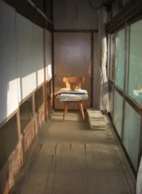 画像左・中央は、開かずの間だった広縁の天井と床面です。