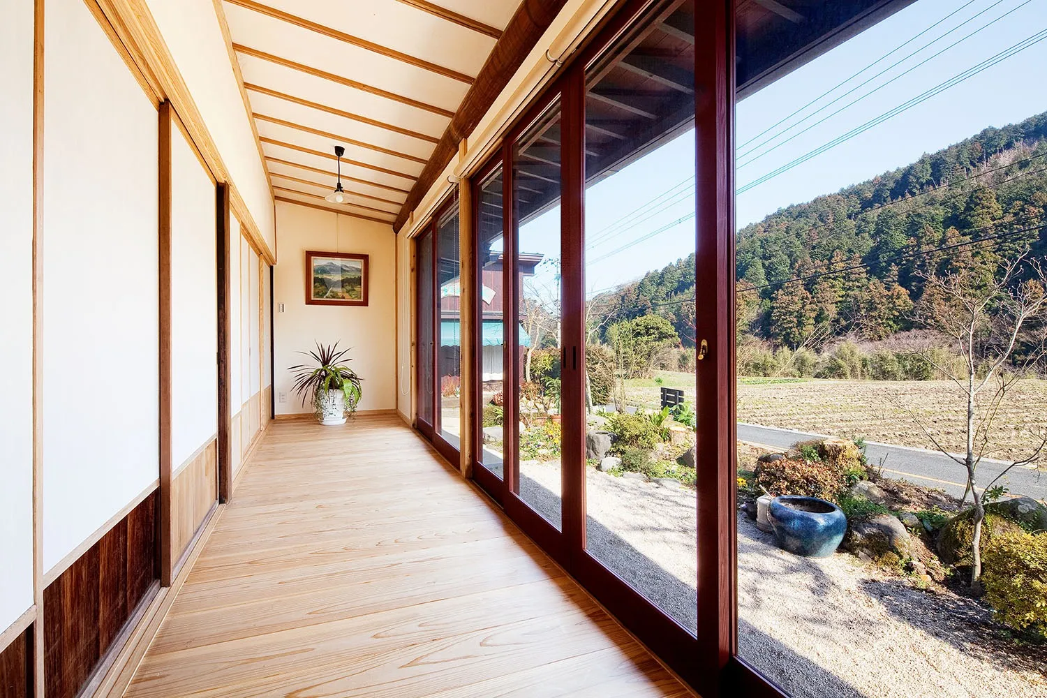 特別景観保存地区に指定された里山の眺めが、何とも言えず「癒されますね」。