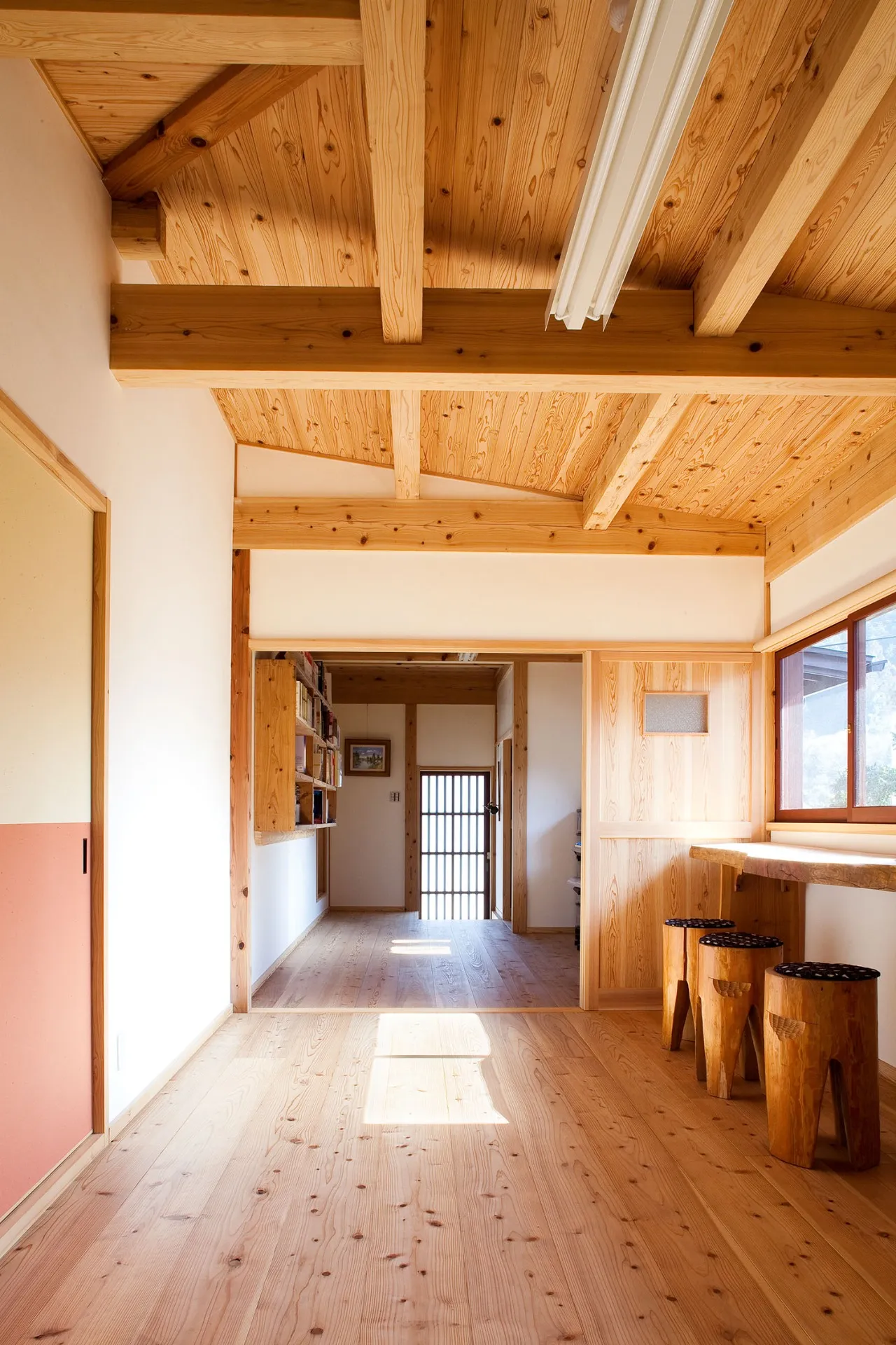 ヨガや多目的に使える自然素材の部屋。<br>再生後